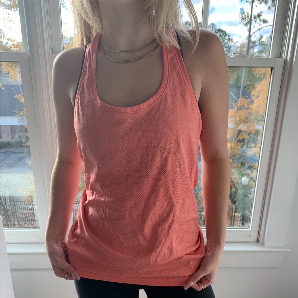 Size 6 lulu workout top